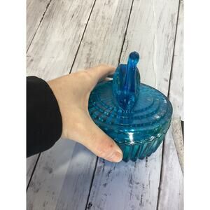 Jeannette Glass No. 656 Aqua Blue Swan
